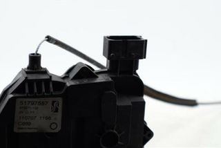 51797557 motor cierre fiat punto (evo) 1.3 124710