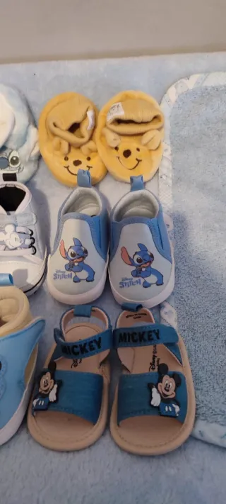 Lote Zapatos, Calcetines y baberos Bebé nuevos