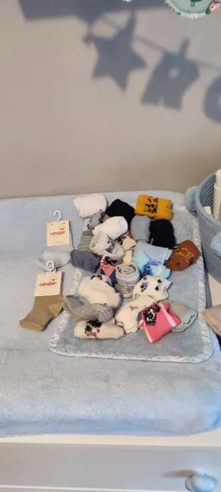 Lote Zapatos, Calcetines y baberos Bebé nuevos