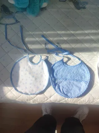 Lote Zapatos, Calcetines y baberos Bebé nuevos