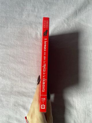 Mi hermana vive sobre la repisa de la chimenea