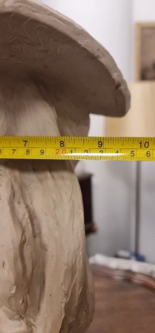 Busto ”Joven con rosas en el sombrero”