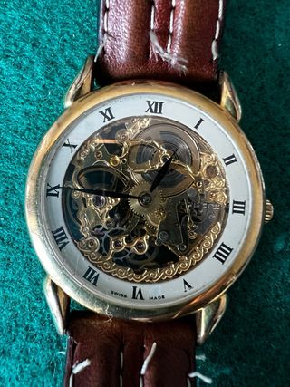 Reloj de Esqueleto Marrón y Dorado
