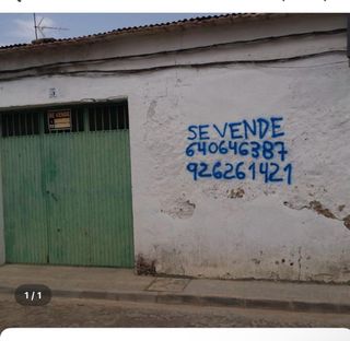 Local/cochera/solar/trastero de 95m2 en Almagro.