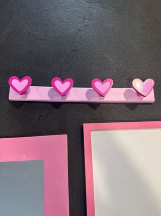 Espejo, pizarra y perchero infantil