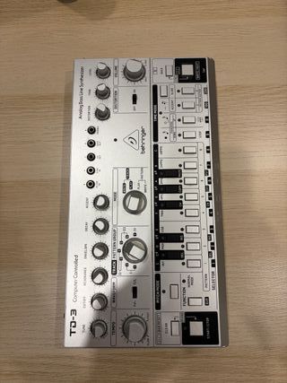 Behringer TD-3 Sintetizador Analógico
