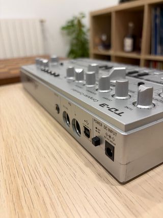 Behringer TD-3 Sintetizador Analógico