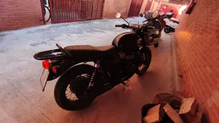 Triumph T100 Bonneville Custom Pocos Km