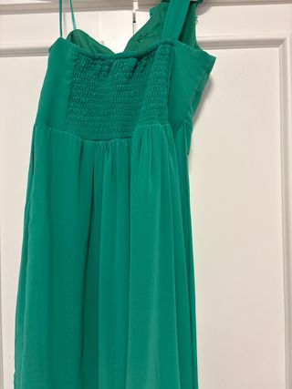 Vestido verde fiesta flores un hombro