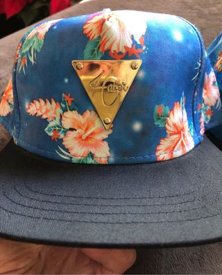 Gorra Hater floral azul y multicolor