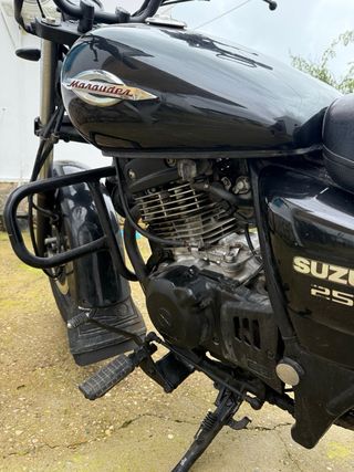 SUZUKI MARAUDER 250cc
