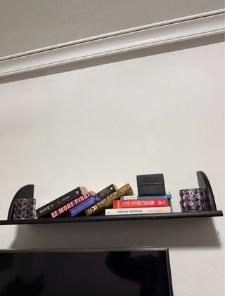 Base de cama y mesitas de noche y mueble