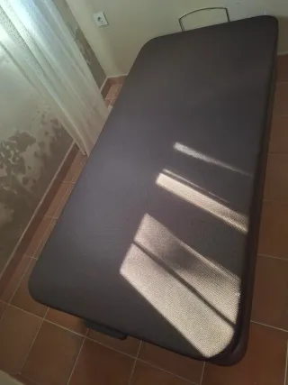 Arcón canapé cama Marca Conforama.