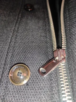 Abrigo largo hombre gris oscuro.