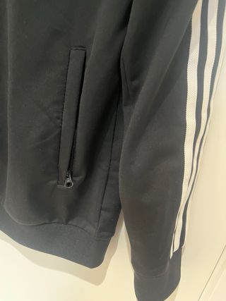 Sudadera Adidas Negra con Rayas Blancas