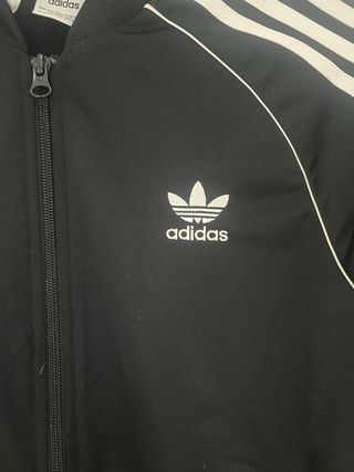 Sudadera Adidas Negra con Rayas Blancas