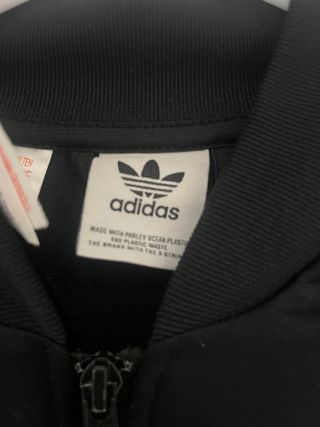 Sudadera Adidas Negra con Rayas Blancas