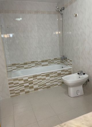 Piso luminoso de 4 habitaciones, garaje y trastero