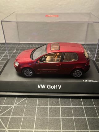 Volkswagen Golf V. 1/43