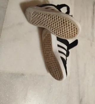 Zapatillas Adidas niño talla 28 mellizos