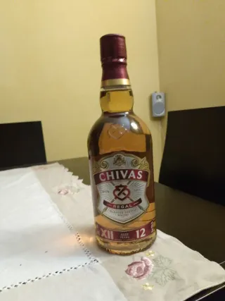 Botellas vacías J&B 15 años y Black Label