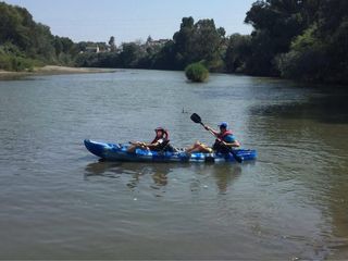 Kayak 2 plazas azul sirve para pesca y disfrute