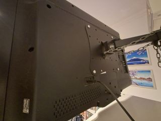 Televisore Philips 32 pollici nero con staffa