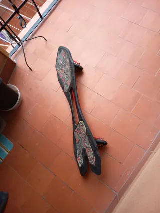 Monopatín de dos ruedas con diseño