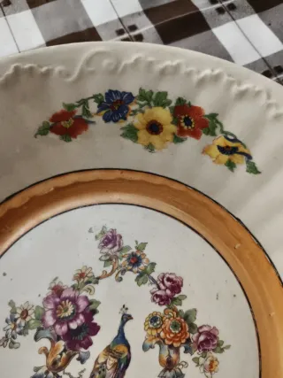 Fuente de porcelana Sevilla antigua