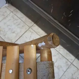 Taburete plegable de bambú y madera