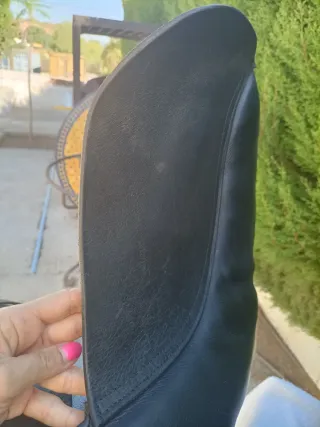 Montura de cuero inglesa negra