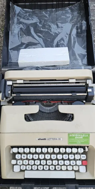 Máquina de escribir Olivetti Lettera 35