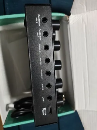 Mini mesa de mezclas negra