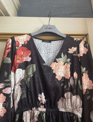 Vestito floreale maniche lunghe scollo V