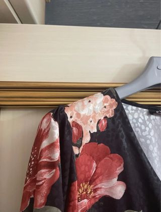 Vestito floreale maniche lunghe scollo V