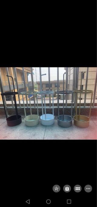 Porta ombrelli nero in metallo