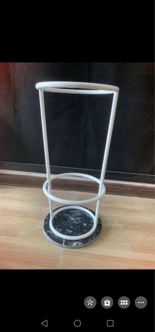 Porta ombrelli nero in metallo