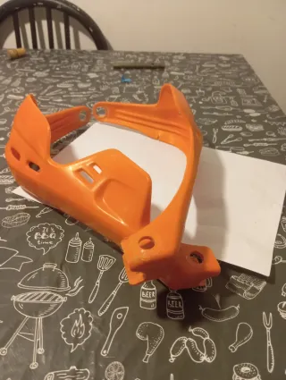 Paramani per moto arancioni