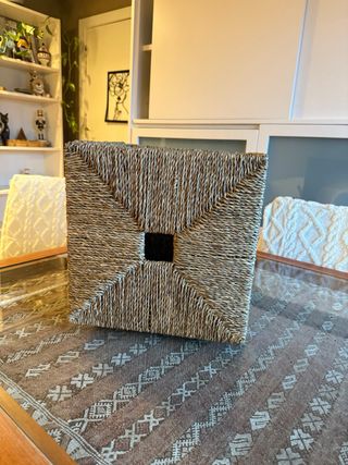 Cestas de yute y mimbre