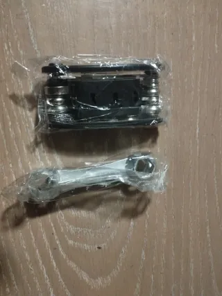 BOMBA DE BICICLETA CON KIT ANTIPINCHAZOS