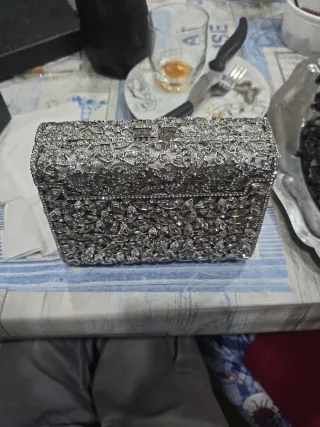 Bolso de fiesta pedrería plata nuevo