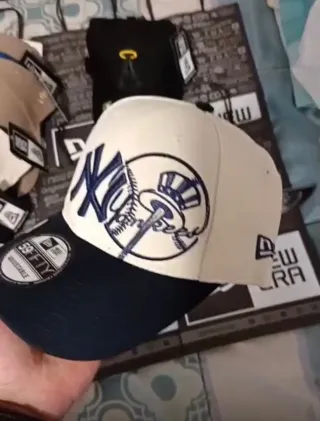 Conjunto di Cappelli New Era Beige e Viola