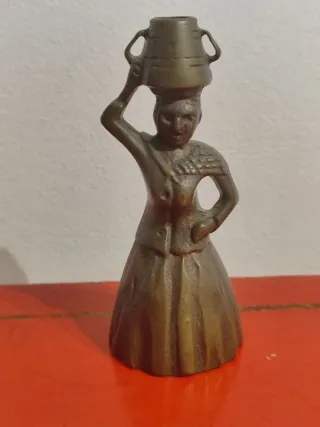 Antigua campana de bronce