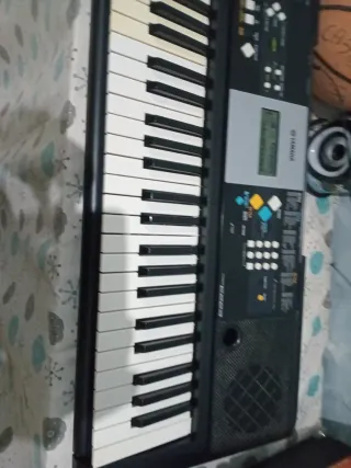 Teclado Yamaha psr-223