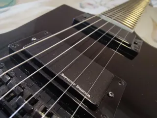 Guitarra ESP LTD EX-200 con Seymour Duncan AHB-1