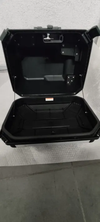 Maletas Moto Guzzi V85TT Urban con soporte