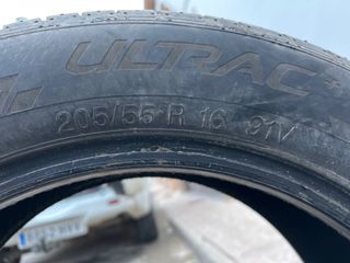 Lote 2 Gomas 95% y una rueda entera de repuesto