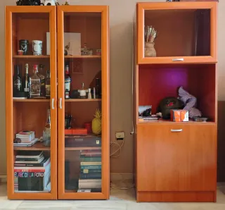 2 Estanterías de Madera 40€ ambas, 30€ una.