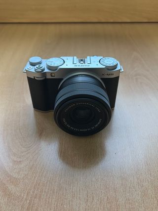 Fujifilm X-M5 + XC15-45mm Plateada