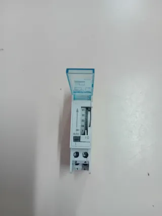 Reloj horario Hager y Theben